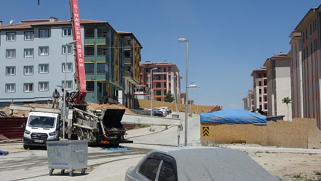 Malatya'da şantiyede çukura düşen işçi yaralandı