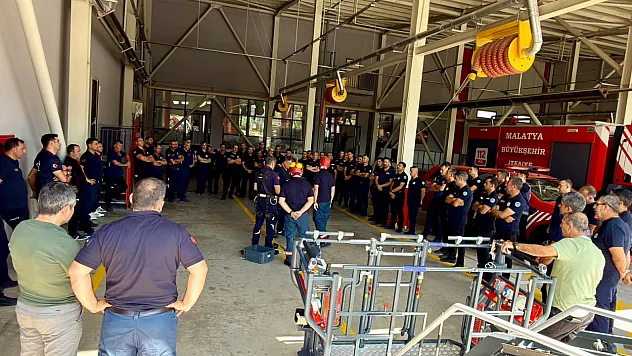 Malatya'da İtfaiye Personeline Zorlu Eğitim! Deprem Ve Afetlere Hazırlık Sürüyor