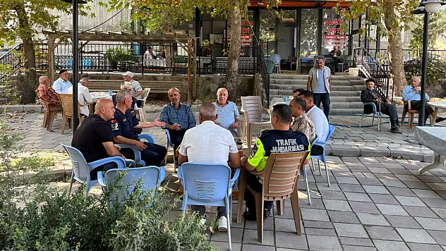 Malatya'da Jandarma Komutanına Mahalle Halkından Destek!