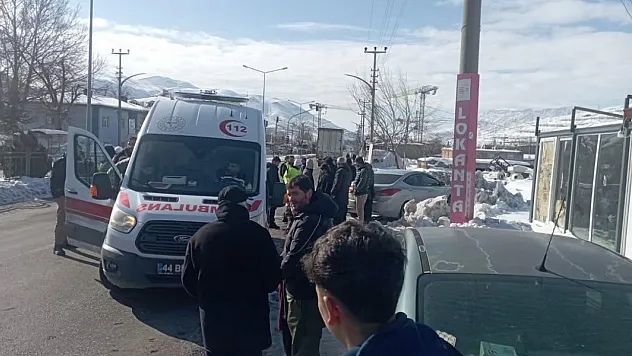 Malatya'da Kar'da Kayıp Yere Düşen Çocuk Mikserin Altında Kaldı!