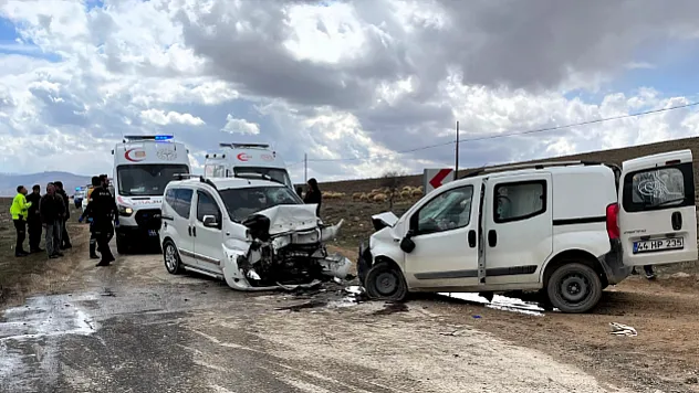 Malatya'da Kaza! 2'si Ağır 4 Kişi Hastaneye Kaldırıldı