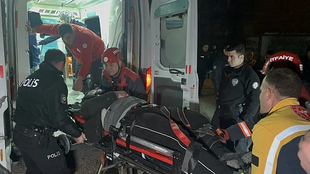 Malatya'da Kestirme Yol Kabusa Döndü: Genç Adam İnşaat Boşluğuna Düştü