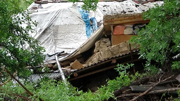 Malatya'da müstakil ev çöktü: 3 yaralı!