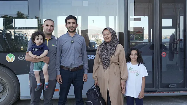 Malatya'da Otobüste Unutulan Altın Dolu Çanta Sahibine Ulaştırıldı