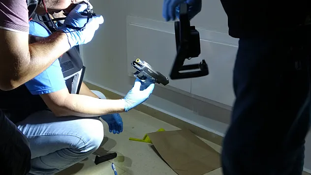 Malatya'da posta kutusunda tabanca bulundu!