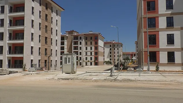 Malatya'da Rezerv Konut Tepkisi! Vatandaşlar Teslim Tarihi Beklerken Mağduriyet Büyüyor