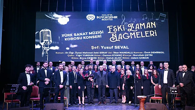 Malatya'da Sanat Zamanı! Başkan Er Müjdeyi Konser Çıkışında Verdi!