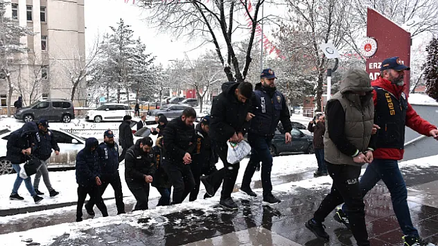 Malatya'da Siber Alarm! 29 İlde 68 Gözaltı, 2 Milyar TL'lik Vurgun!