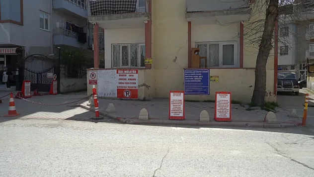 Malatya'da Şoke Eden Görüntü! Burası Benim Tapulu Malım Deyip Kaldırımı Kapattı