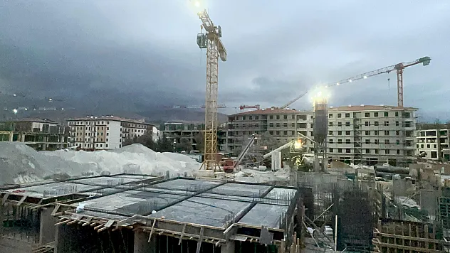 Malatya'da TOKİ Şantiyesinde Elektrik Kazası: İşçi Yaralı