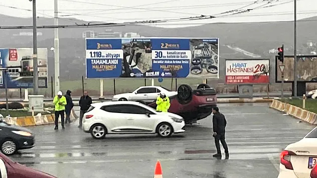 Malatya'da Trafik Alarmı! İki Ayrı Kazada 3 Kişi Yaralandı