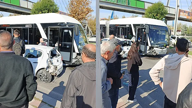 Malatya'da Trambüs Ve Otomobil Çarpıştı, Yaralılar Var!