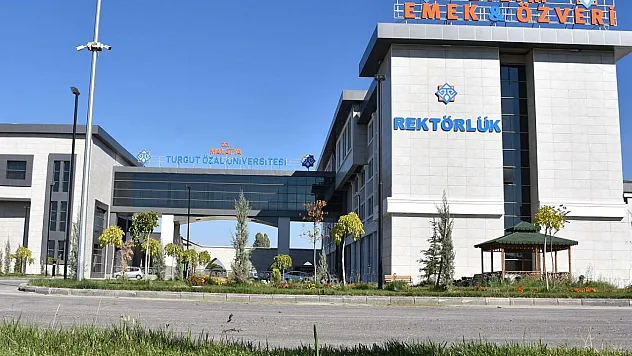 Malatya'da Üniversitede Şok Görüntü! Yavru Köpeklere Katliam İddiası!
