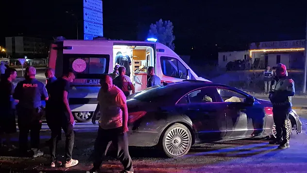 Malatya'da Virajı Alamayan Otomobil Karşı Şeride Geçti! Yaralılar Var