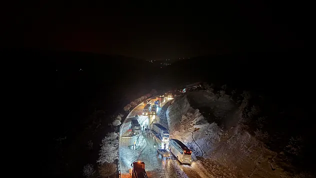 Malatya'da Yoğun Kar Yağışı O Yol Ulaşıma Kapandı