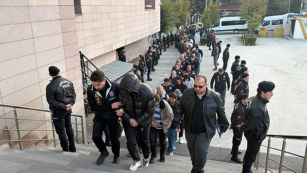 Malatya Dahil 33 İlde Yasa Dışı Bahis Operasyonu! Şüpheliler Adliyeye Çıkarıldı