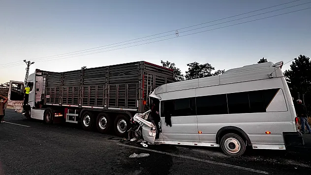 Malatya'daki Trafik Kazasında Acı Bilanço Belli Oldu! 18 Kişi Yaralandı