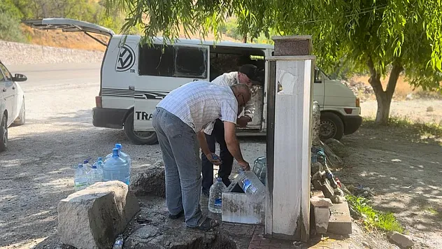 Malatya Darende'de Bir Çeşme, Binlerce Ziyaretçi