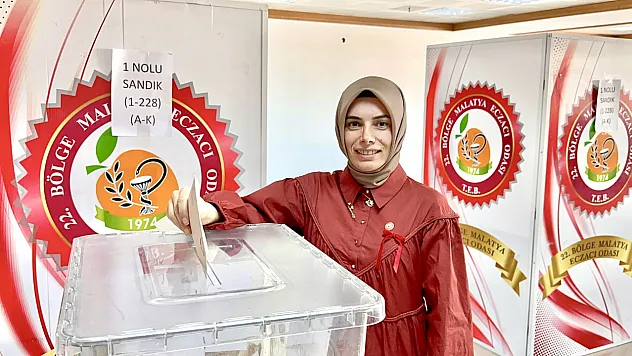 Malatya Eczacı Odası'nda Ebru Sönmez seçildi
