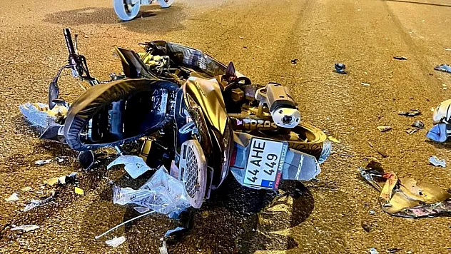 Malatya-Elazığ yolunda motosiklet traktörle çarpıştı: 1 yaralı