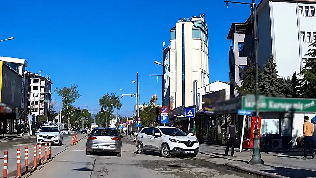 Malatya İnönü Caddesi'nde İlginç Kaza!