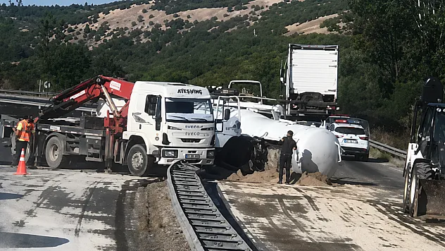 Malatya Kara Yolunda Yakıt Tankeri Devrildi!