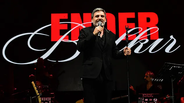 Malatya Kayısı Festivali'nde Ender Balkır Coşkusu! Meydan Türkülerle Yankılandı