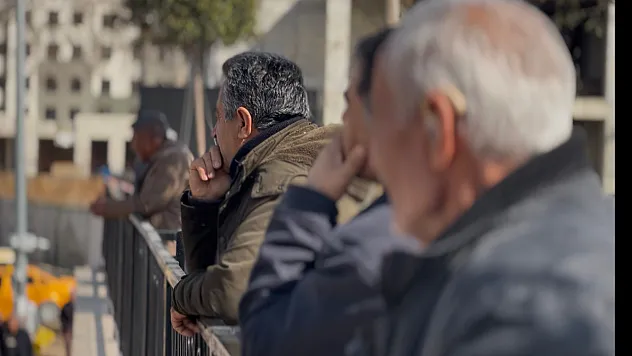 Malatya Kent Merkezinde İlginç Manzara! Gün Boyu Yerlerinden Kıpırdamıyorlar