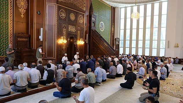 Malatya Kernek Karagözlüler Camii'nde 15 Temmuz Şehitleri İçin Mevlid Programı Düzenlendi!