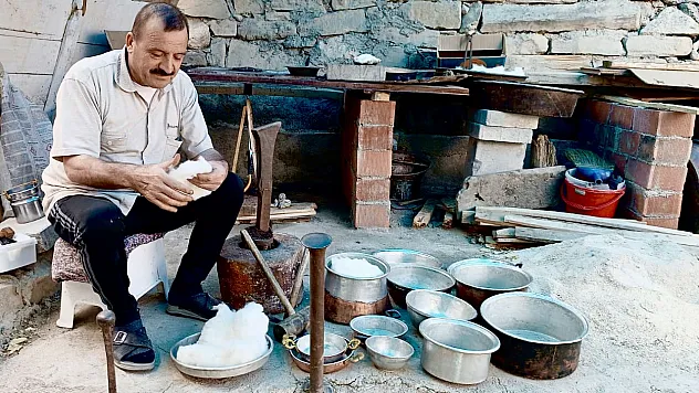 Malatya'nın Son Kalaycısı Direnişini Bahçede Sürdürüyor