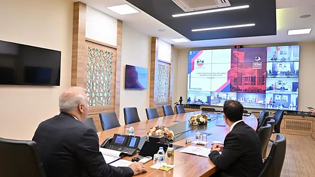 Malatya valisi Seddar Yavuz düzensiz göçle mücadele toplantısına katıldı