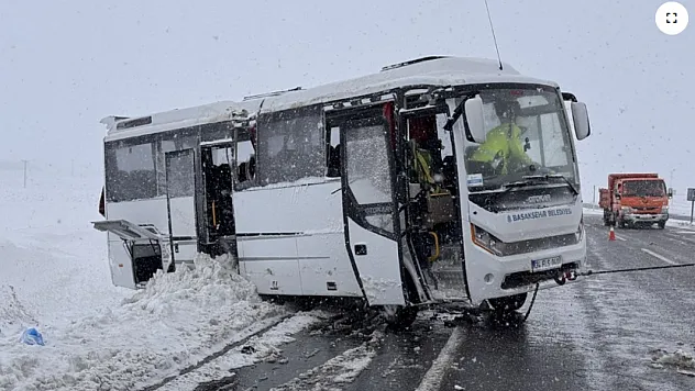 Malatya Yolunda Feci Kaza: 3'ü Ağır 22 Kişi Yaralı!