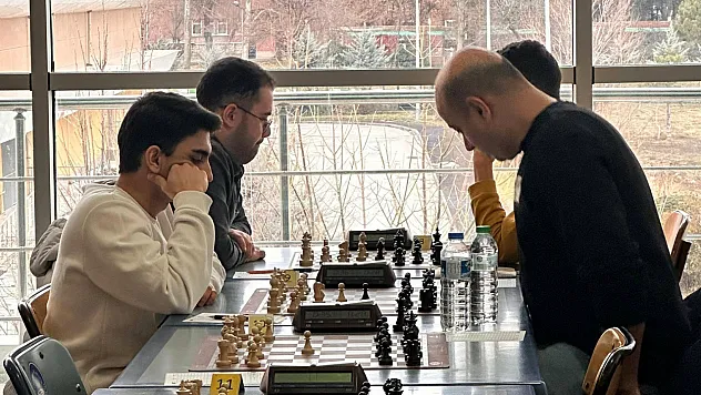 Malatyalı Genç Satranççıların Kürsü Mücadelesi