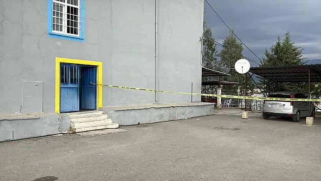 Mersin Anamur'da Ortaokulda Silah Sesleri!