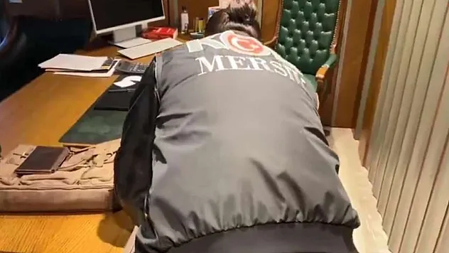 Mersin'de Büyük Rüşvet Operasyonu! Gümrük Mühürü Bürodan Çıktı, 10 Kişi Tutuklandı