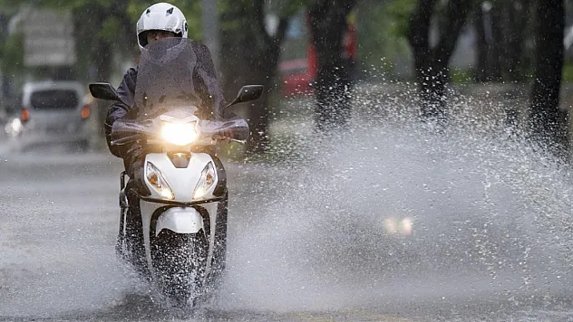 Meteoroloji Alarm Verdi! 17 İl İçin Kuvvetli Yağış Uyarısı Yapıldı