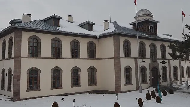 Milli Mücadele Döneminin Sembolü Erzurum Kongre Binası Güvenlik Gerekçesiyle Ziyaretçilere Kapatıldı