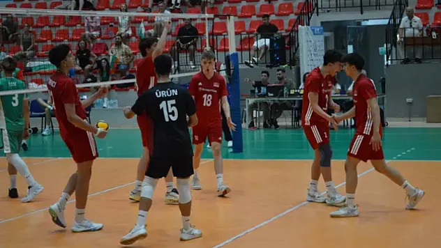 Milliler Finalde Direndi! U17 Erkek Voleybol Takımı Gümüş Madalya Kazandı
