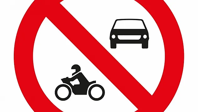 Milyonların Yanıldığı Trafik Tabelası: Gerçek Anlamı Ortaya Çıktı