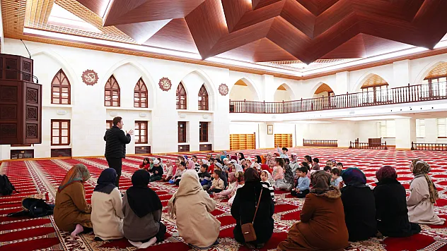 Miniklerin Manevi Yolculuğu: Somuncu Baba Külliyesi'ne Anlamlı Ziyaret!