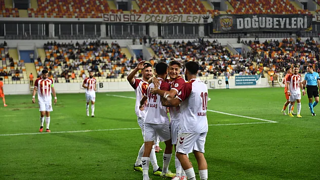 Nesine 3. Lig 3. Grup'ta Dengeler Alt Üst Oldu! Malatya Yeşilyurtspor'dan Rakibine Ağır Darbe