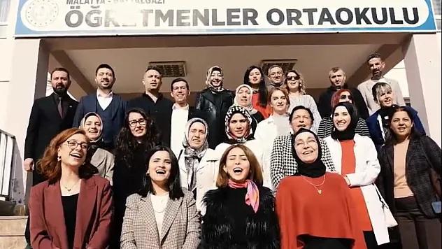 Öğretmenler Ortaokulu'ndan Unutulmaz Öğretmenler Günü Çalışması