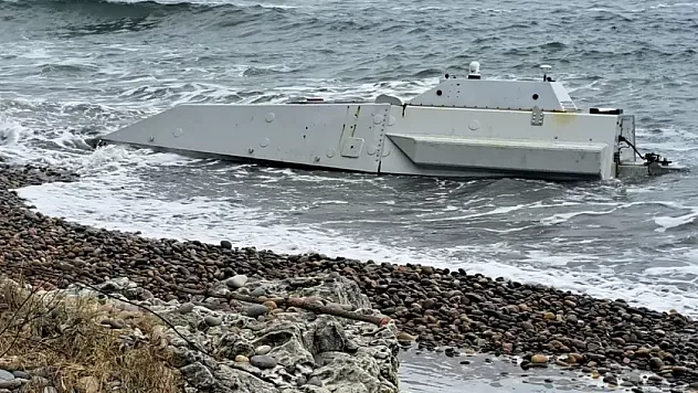 Ordu'da Kıyıya Vuran Gizemli Cisim Alarm Verdirdi: Ekipler Bölgeyi Kuşattı
