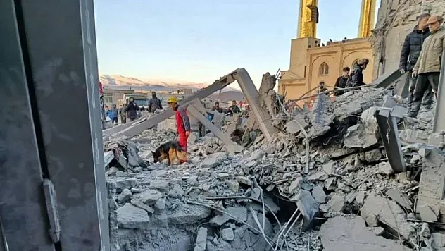 Orta Doğu'da Asırlık Miras Vuruldu: Zencan Azam Camii Harabeye Döndü