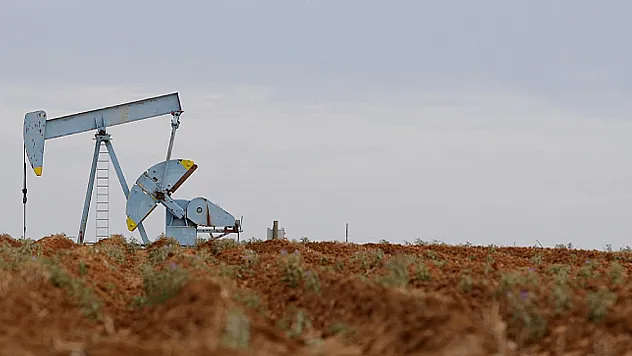 Orta Doğu'da Tırmanan Gerilim Petrol Fiyatlarını Sıçrattı! Varil Fiyatı Uçuşta