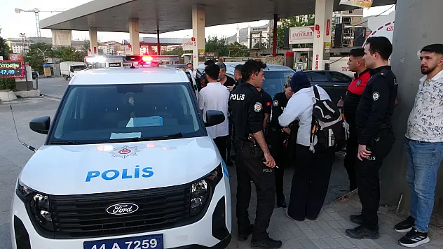 İki kadın birbirlerini bıçakladı