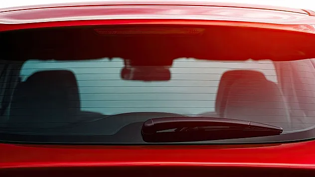 Otomobil Camlarındaki İnce Çizgilerin Sırrı ve Bilinmeyen Teknik Fonksiyonları