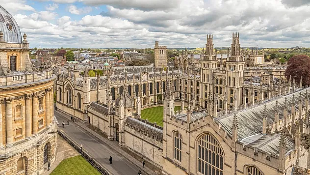 Oxford Üniversitesi'nden Tarihi Adım: Tüm Öğrencilere Ücretsiz ChatGPT Edu Erişimi