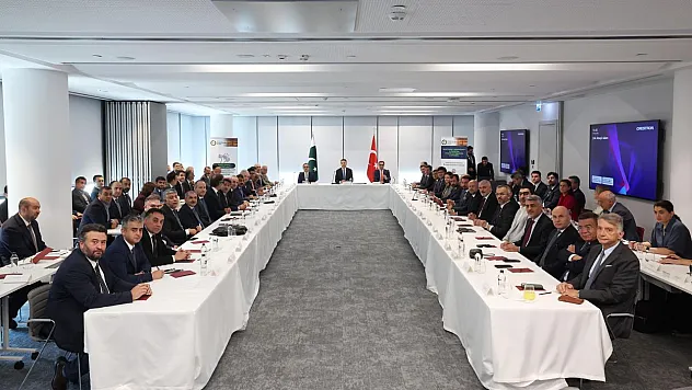 Pakistan'ın Elektrik Altyapısında Türk İmzası!  İstanbul'daki Kritik Zirveden 3 Dev Anlaşma Çıktı