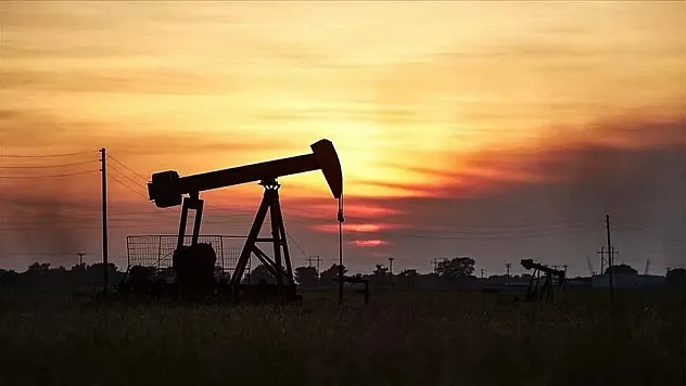 Petrol Fiyatları 96 Dolara Merdiven Dayadı